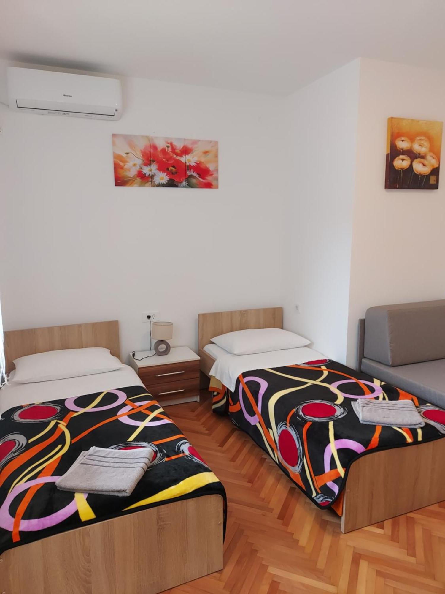 Elena Rooms Pasjak Exterior photo